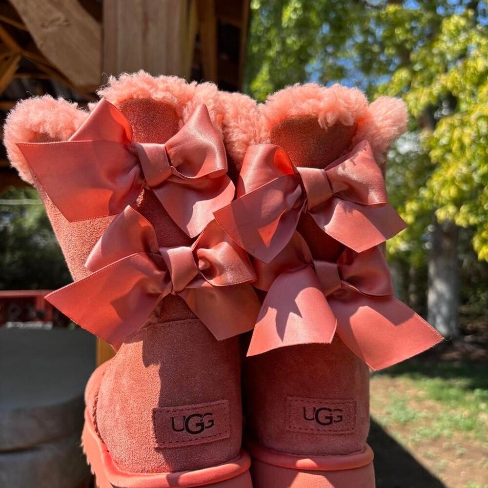 UGG Bailey Bow II Pink Coral Suede Shearling Bow Boots Women’s Size 10